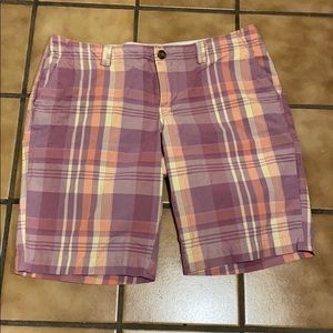 Old Navy low rise Size 8 shorts oran purple patter
